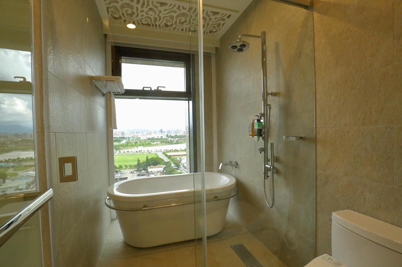 Kloud Hotel Tajcshung Kültér fotó