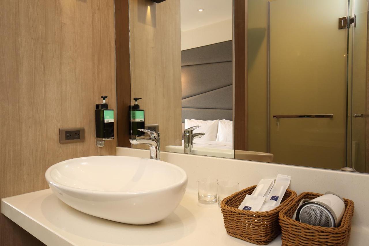 Kloud Hotel Tajcshung Kültér fotó