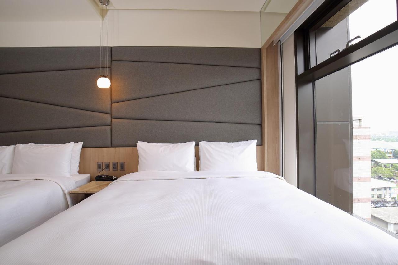 Kloud Hotel Tajcshung Kültér fotó