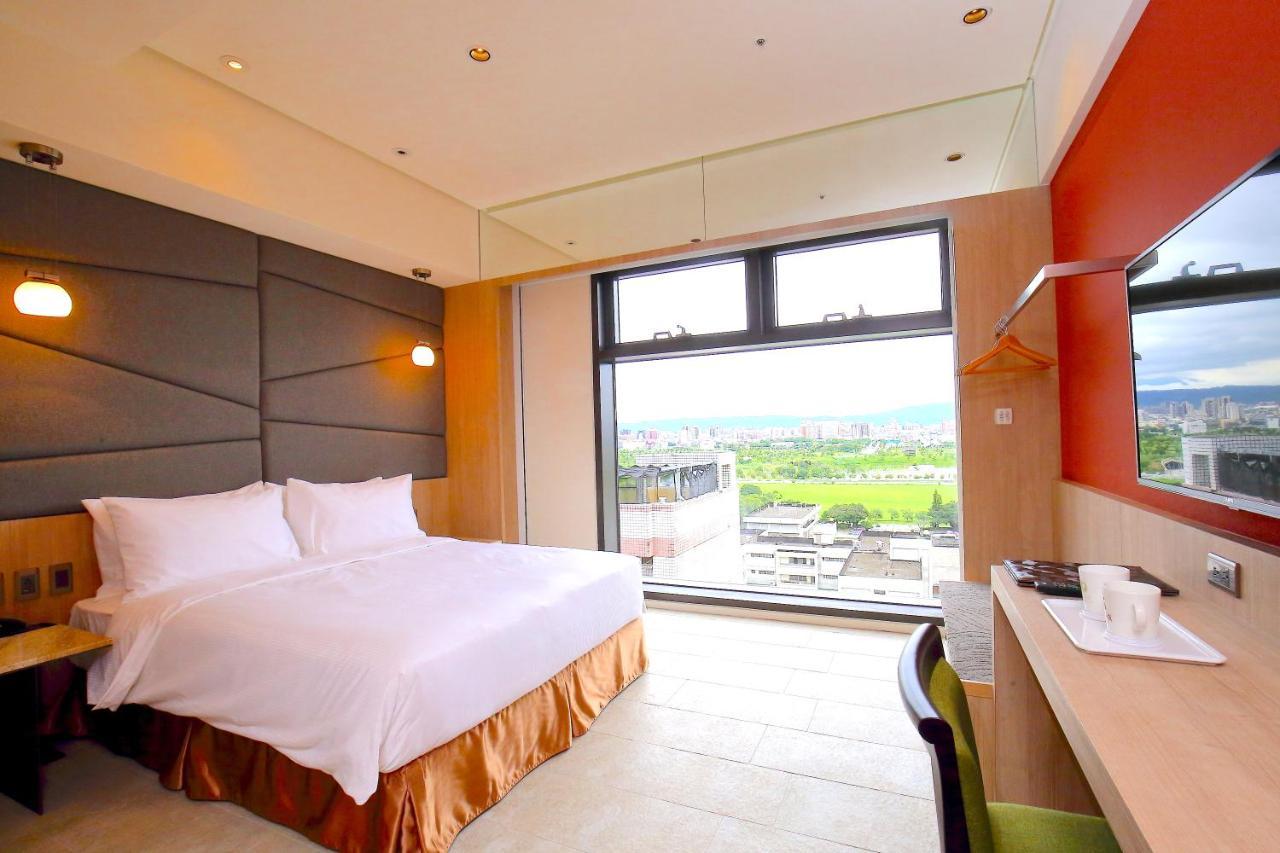 Kloud Hotel Tajcshung Kültér fotó